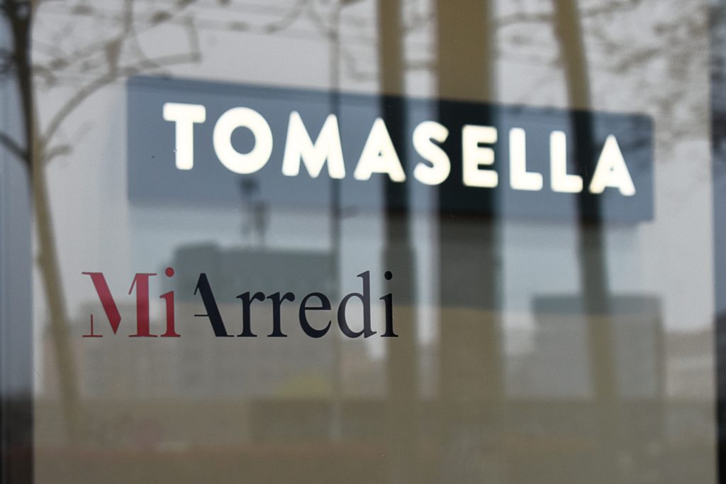 Vetrina MiArredi Tomasella Viale Isonzo