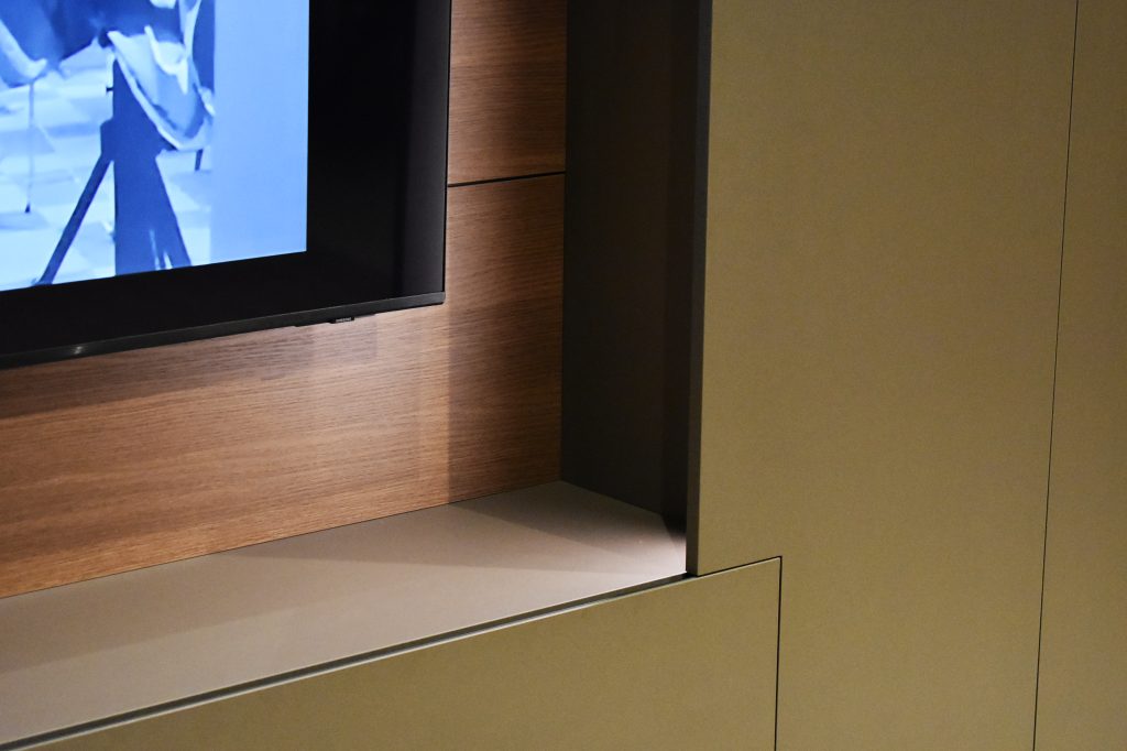 Dettaglio living di Tomasella al Salone del Mobile 2026