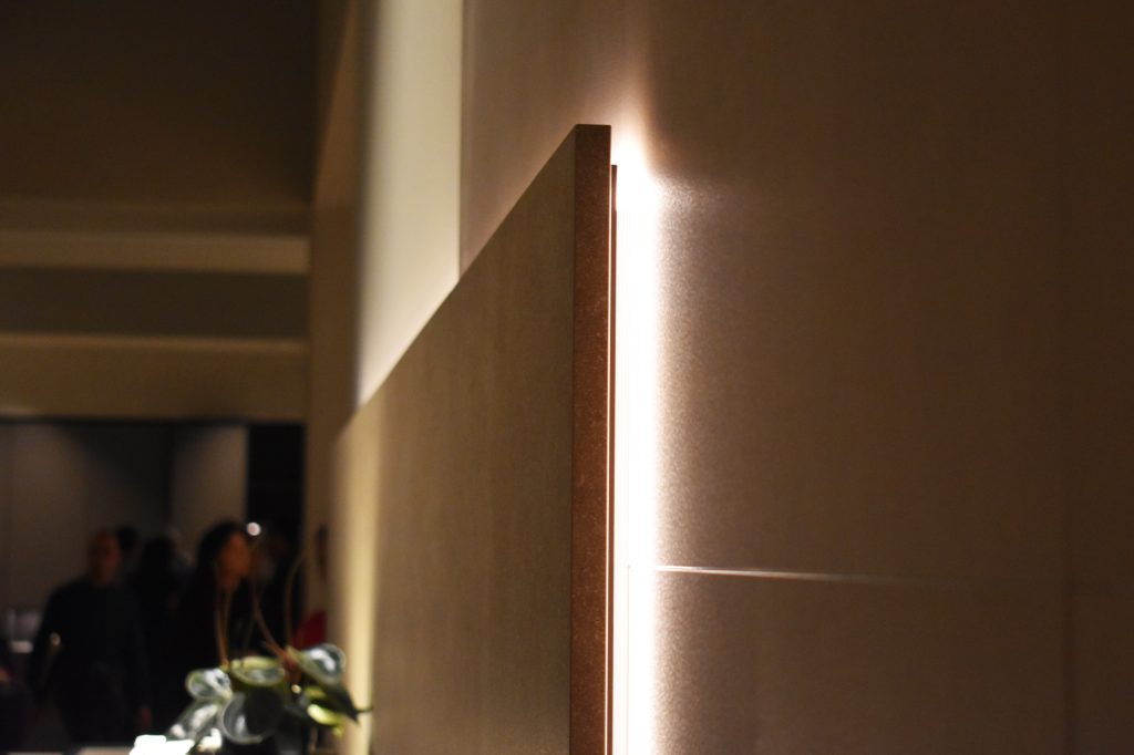 Dettaglio boiserie di Tomasella al Salone del Mobile 2026
