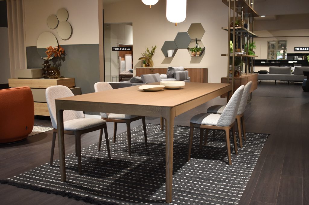 Tavolo e sedie Tomasella Store Concorezzo